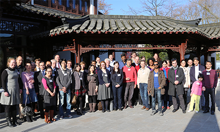 Welcome at Universität Hamburg! Im April waren alle derzeit an der Universität beschäftigten internationalen Wissenschaftlerinnen und Wissenschaftler zu einem Empfang im Chinesischen Teehaus geladen. Foto: UHH/Kranz