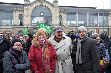 Auch das Präsidium der Universität Hamburg war mit auf der Straße und demonstrierte für die Ausfinanzierung der Hochschulen Hamburg. Foto: UHH/Sukhina