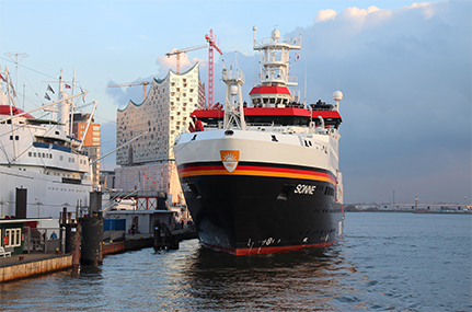 So schön lag die SONNE im Hamburger Hafen. Foto: UHH/CEN/Wasilewski