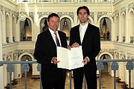 Dr. Sebastian Bathiany erhält den Werner-von-Melle-Preis